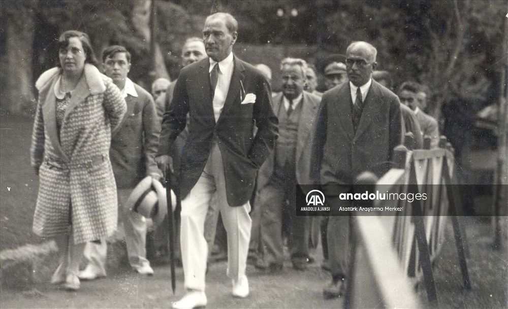 Atatürk Araştırma Merkezi, Özel Atatürk Fotoğraflarını Kamuoyuyla Paylaştı